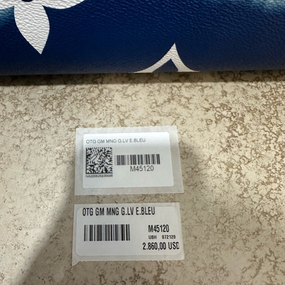 Louis Vuitton OntheGo Tote. Size GM. Purchased Aug 2020. Excellent condition. - Picture 2 of 6